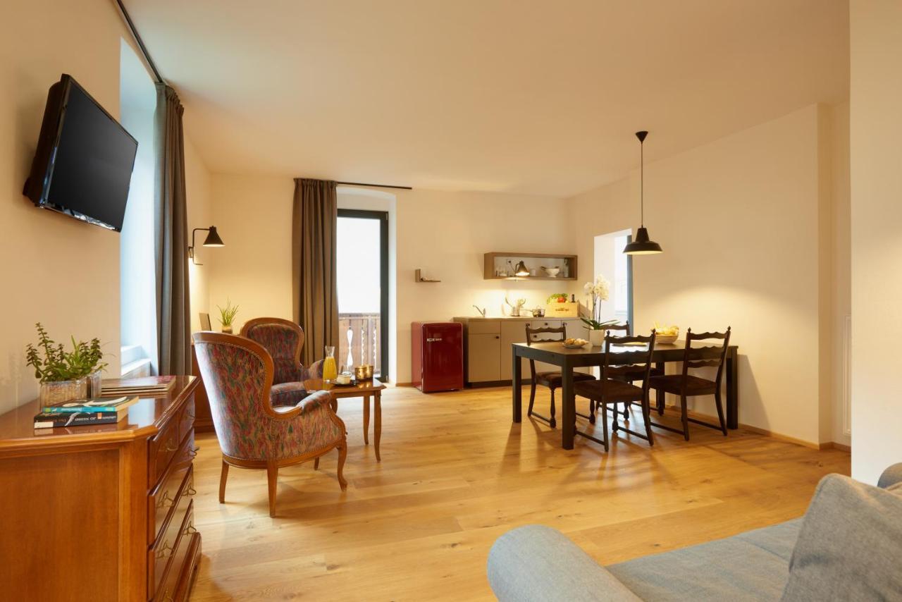 Historic Guesthouse Bircher B&B Apartments Near Sterzing 프라인펠트 외부 사진