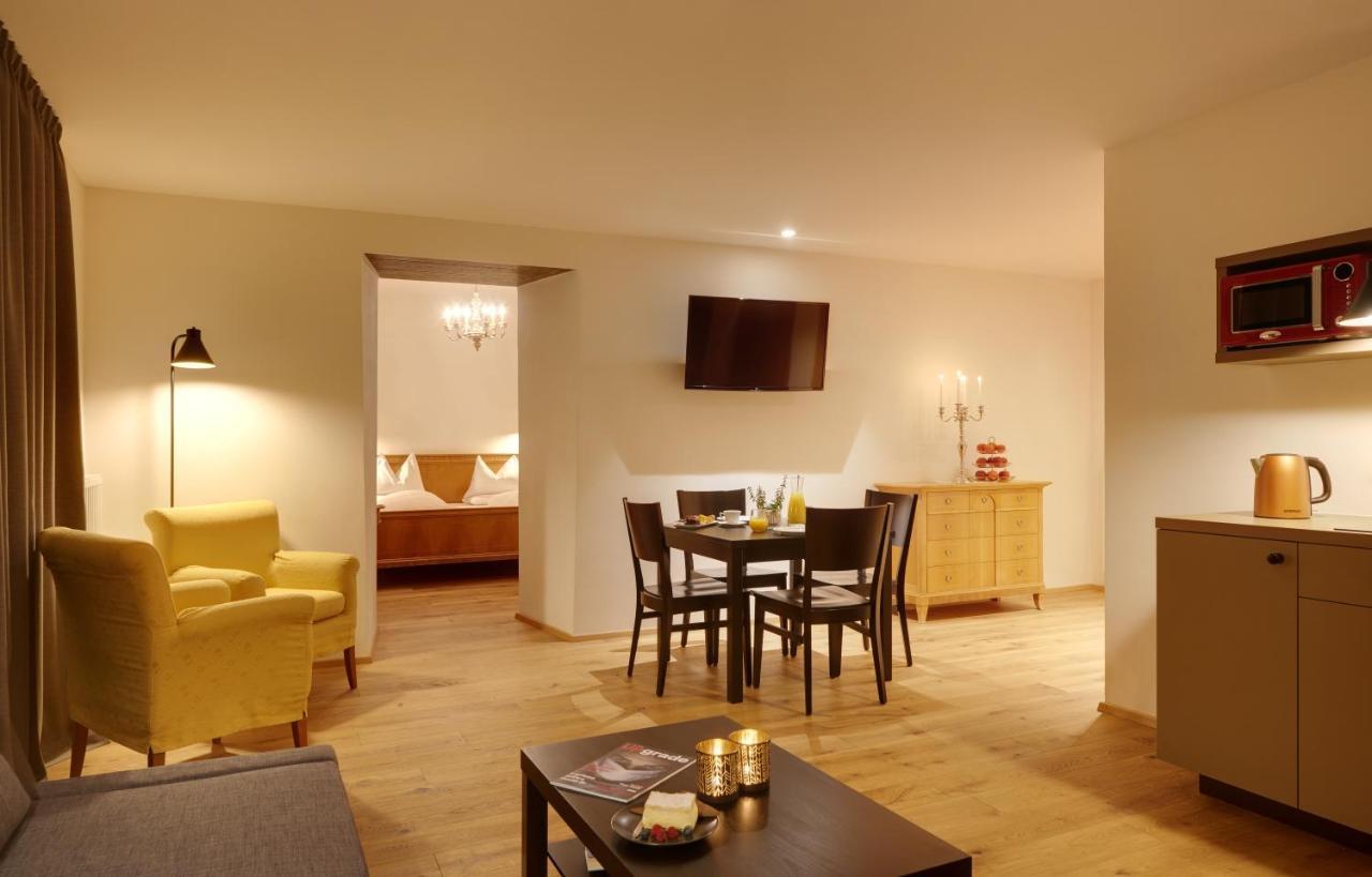 Historic Guesthouse Bircher B&B Apartments Near Sterzing 프라인펠트 외부 사진