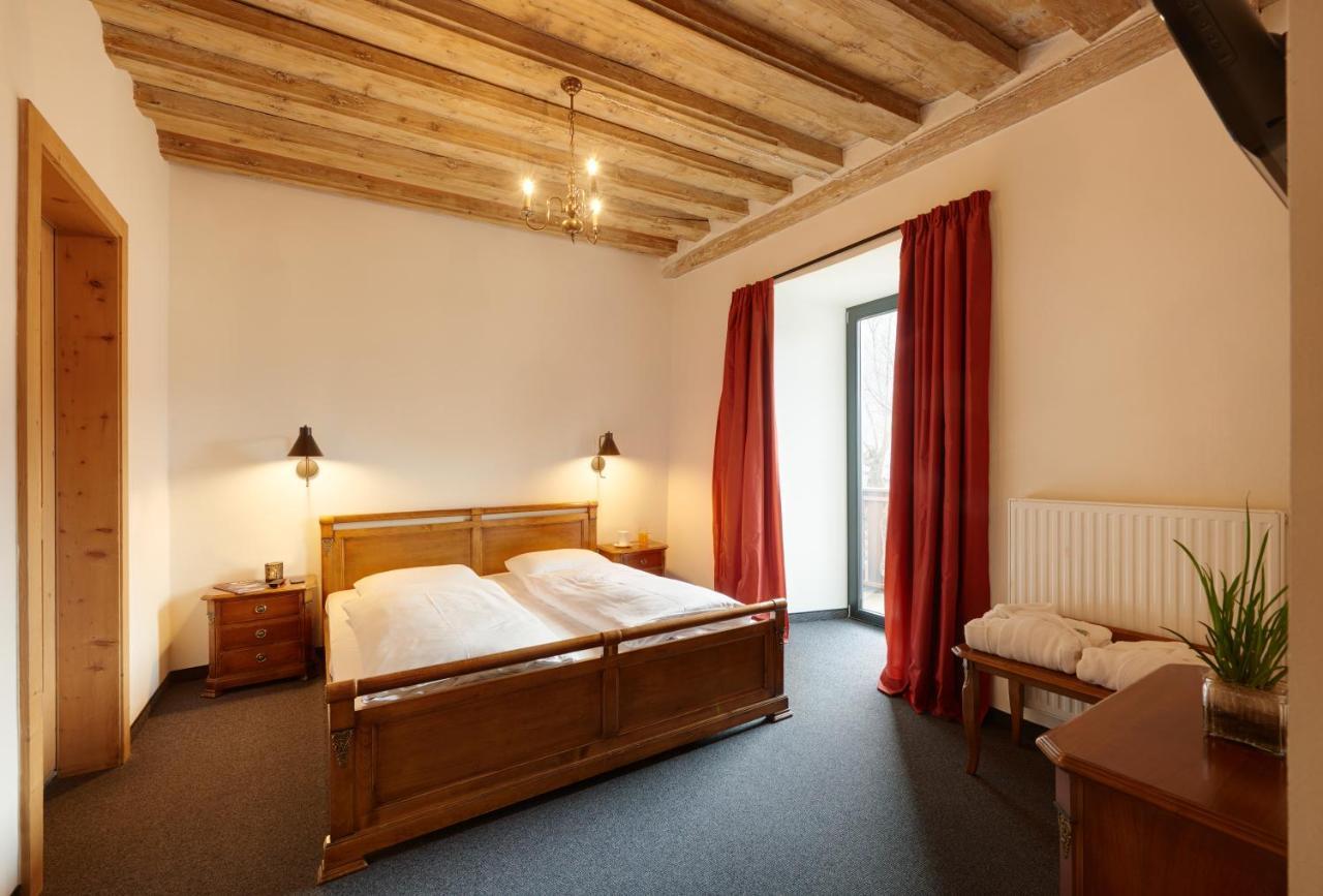 Historic Guesthouse Bircher B&B Apartments Near Sterzing 프라인펠트 외부 사진
