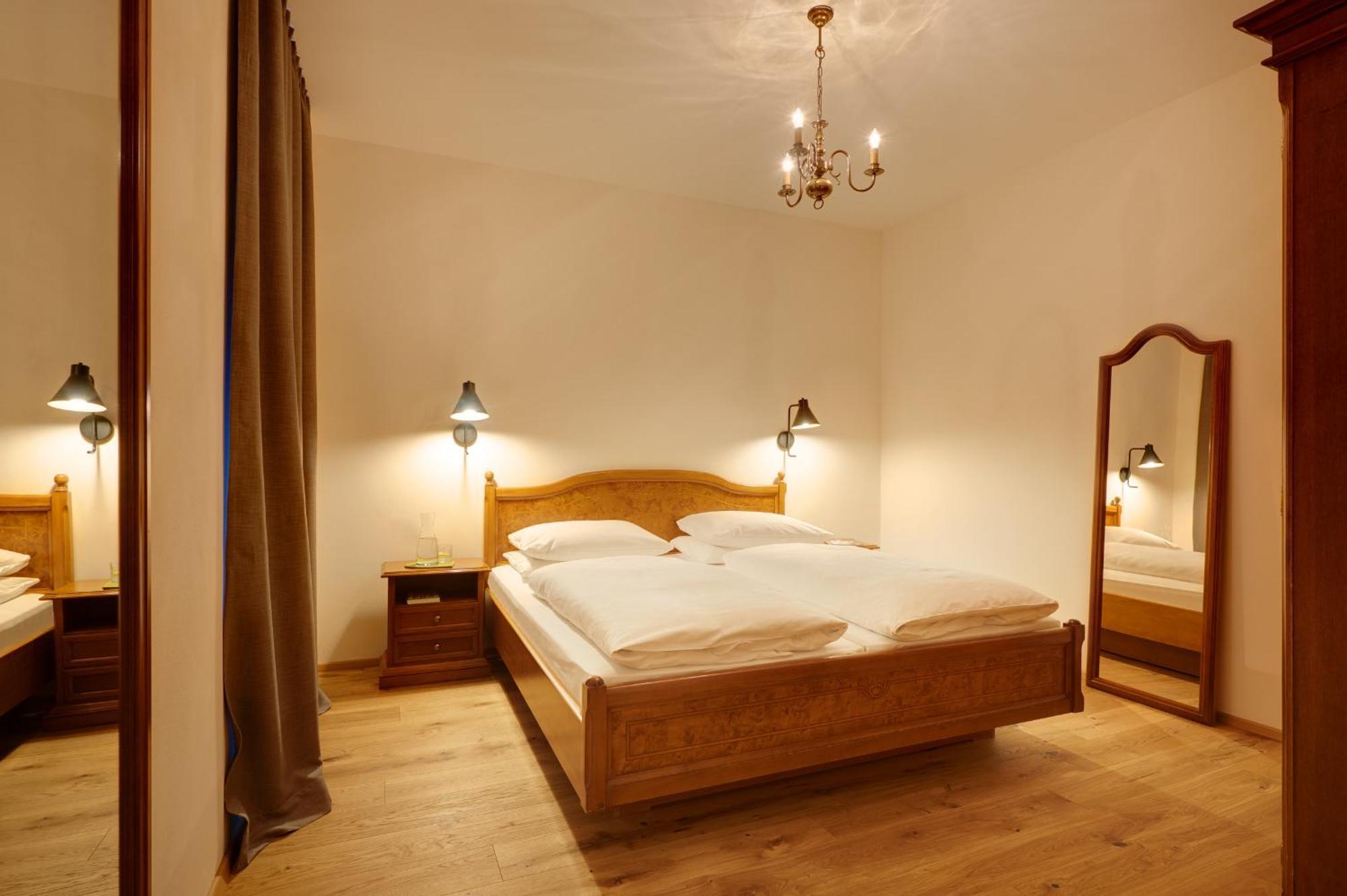 Historic Guesthouse Bircher B&B Apartments Near Sterzing 프라인펠트 외부 사진