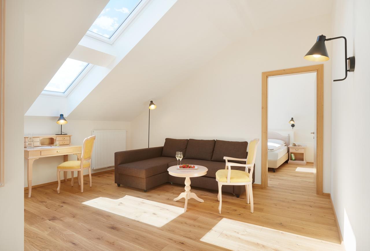 Historic Guesthouse Bircher B&B Apartments Near Sterzing 프라인펠트 외부 사진